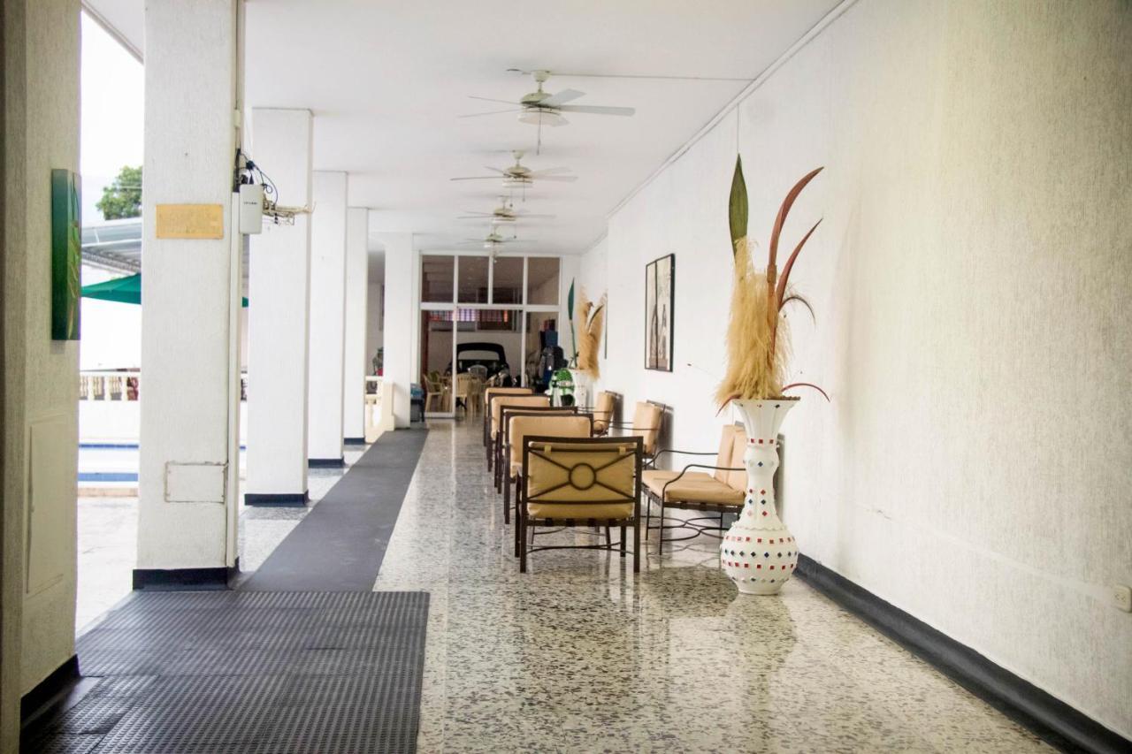 Hotel Mall Santana Del Rio La Dorada Kültér fotó