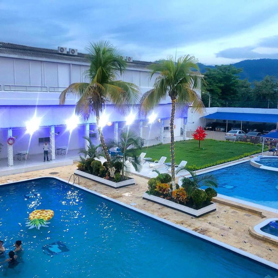 Hotel Mall Santana Del Rio La Dorada Kültér fotó